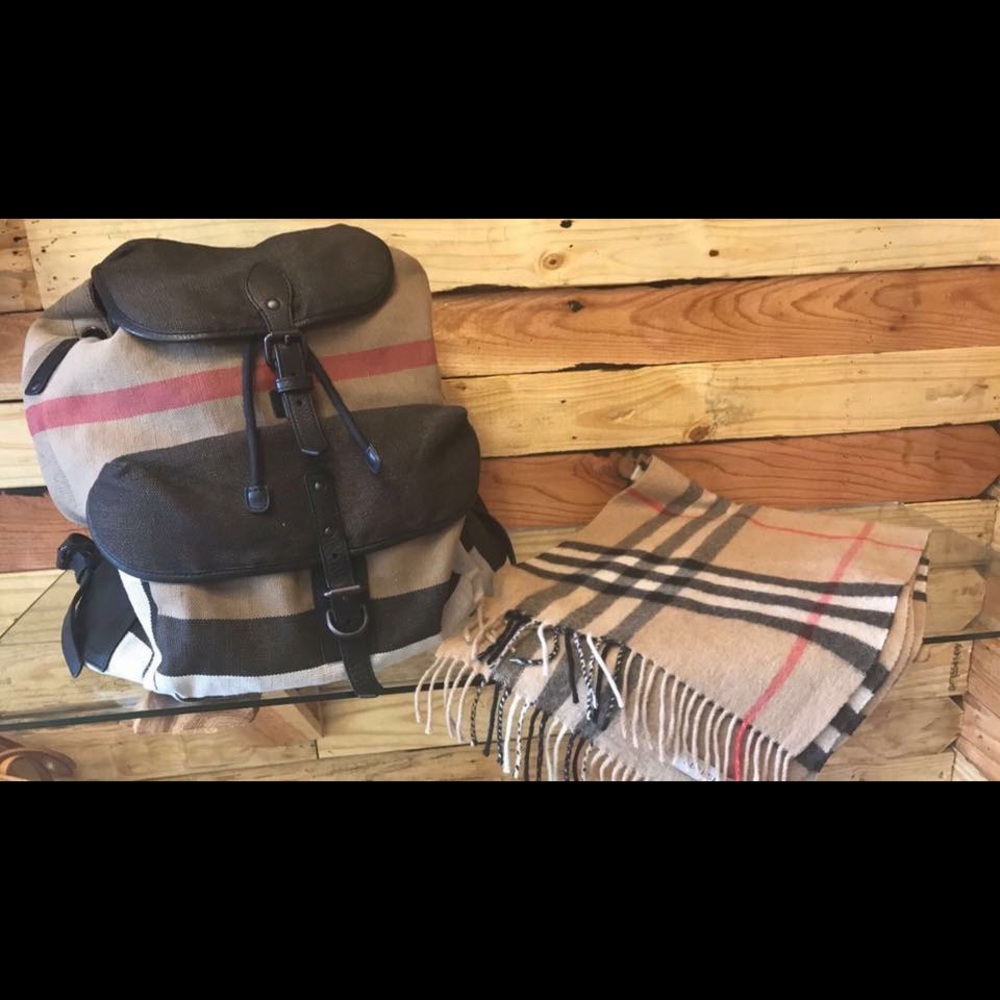 Burberry Back pack (obo)
